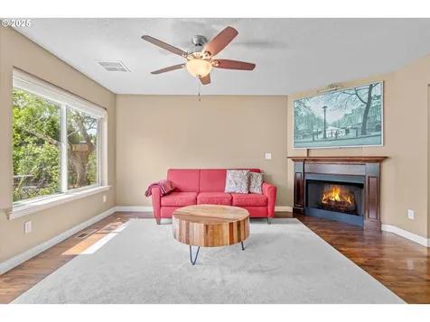 702 SW Burlingame Circle Troutdale OR 97060