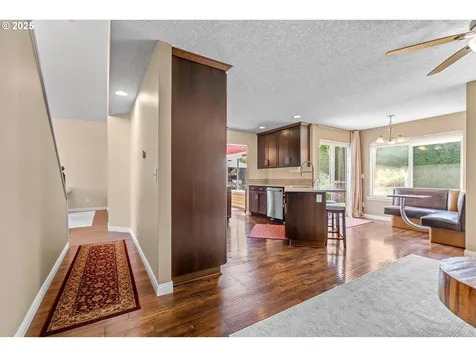 702 SW Burlingame Circle Troutdale OR 97060