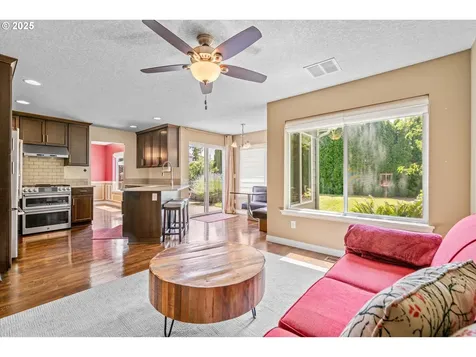 702 SW Burlingame Circle Troutdale OR 97060
