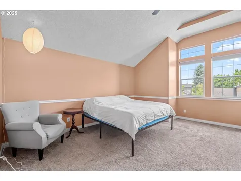 702 SW Burlingame Circle Troutdale OR 97060