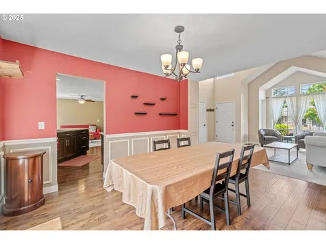 702 SW Burlingame Circle Troutdale OR 97060