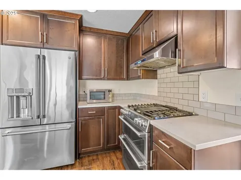 702 SW Burlingame Circle Troutdale OR 97060