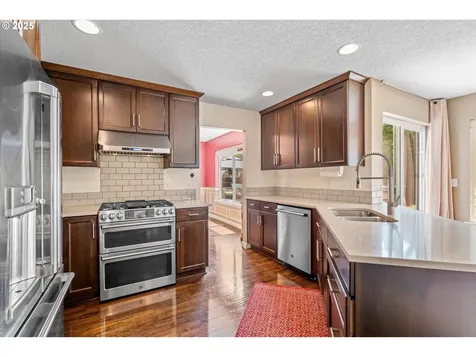 702 SW Burlingame Circle Troutdale OR 97060