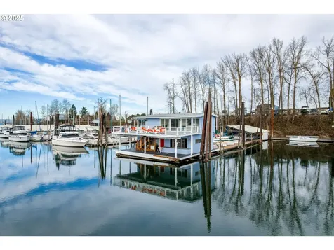 300 NE Tomahawk Island Drive Portland OR 97035