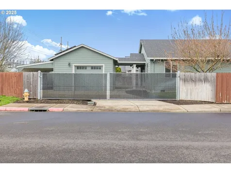 1809 W 2nd Avenue Junction City OR 97448