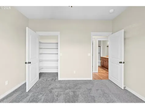 1809 W 2nd Avenue Junction City OR 97448