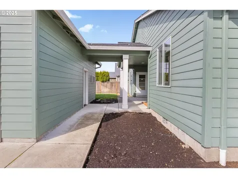 1809 W 2nd Avenue Junction City OR 97448