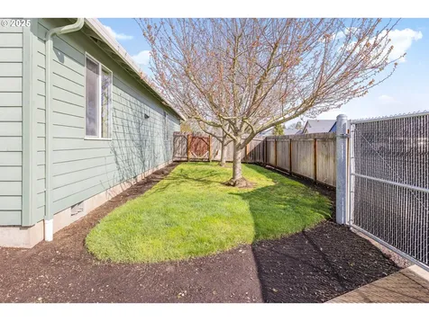 1809 W 2nd Avenue Junction City OR 97448