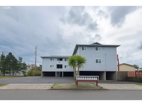 166 NE 8th Street Newport OR 97365