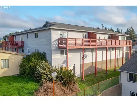 166 NE 8th Street Newport OR 97365