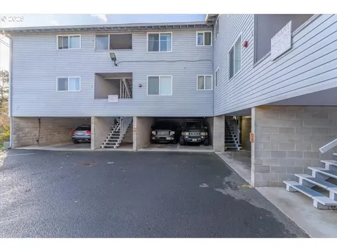 166 NE 8th Street Newport OR 97365