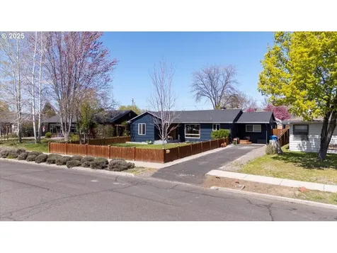 699 NE Ochoco Avenue Prineville OR 97754