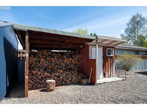 699 NE Ochoco Avenue Prineville OR 97754