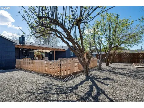 699 NE Ochoco Avenue Prineville OR 97754