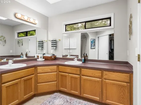 19490 Wilderness Drive West Linn OR 97068