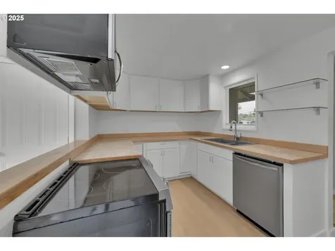 696 Island Street Springfield OR 97477