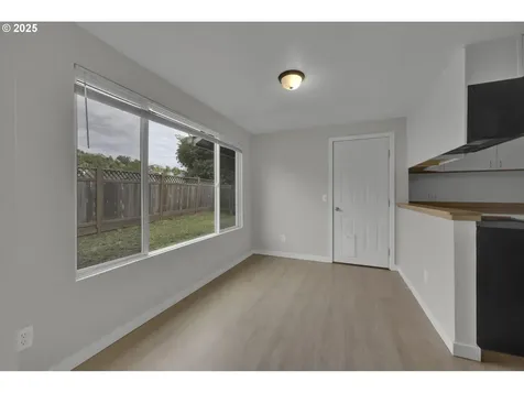 696 Island Street Springfield OR 97477