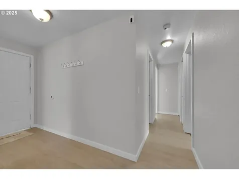 696 Island Street Springfield OR 97477