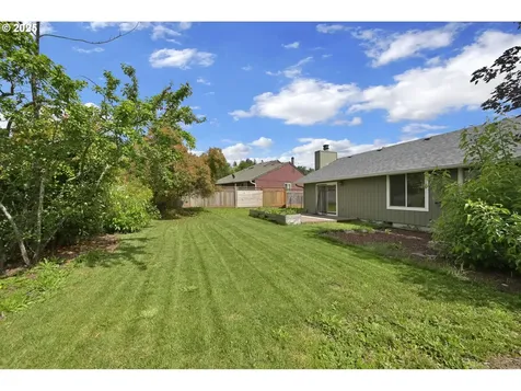 696 Island Street Springfield OR 97477