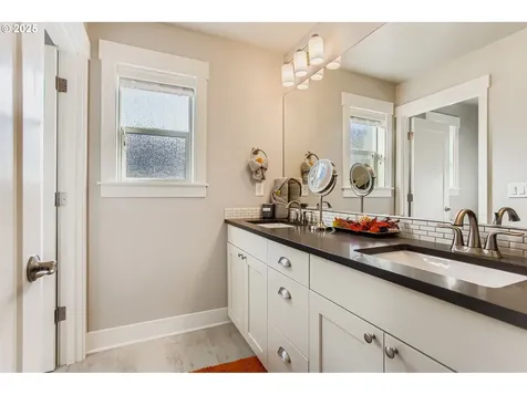2795 SE Waibel Drive Hillsboro OR 97123