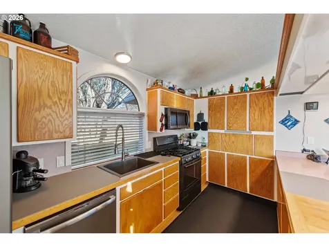 770 18th Avenue Coos Bay OR 97420