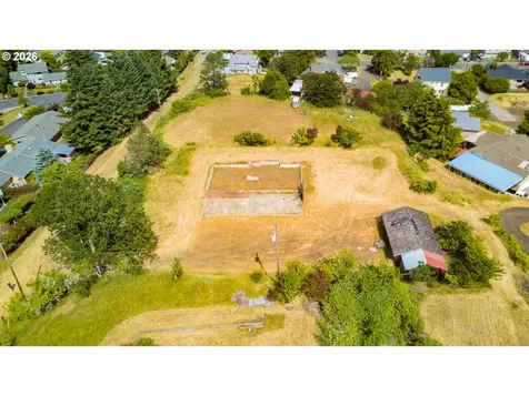 2240 NW Merle Avenue Roseburg OR 97471