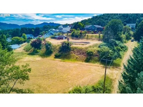 2240 NW Merle Avenue Roseburg OR 97471