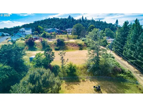 2240 NW Merle Avenue Roseburg OR 97471