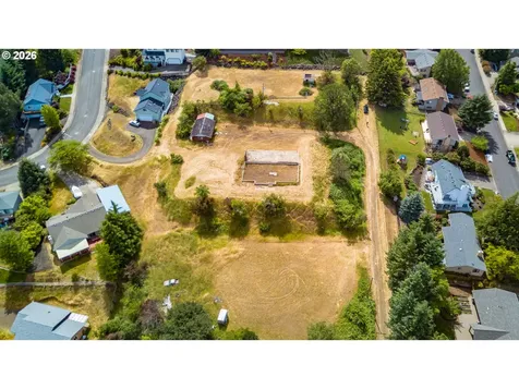 2240 NW Merle Avenue Roseburg OR 97471