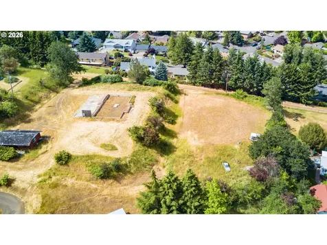 2240 NW Merle Avenue Roseburg OR 97471