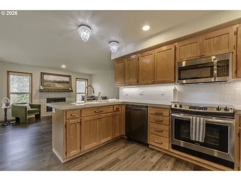 2484 NE Nicki Court Hillsboro OR 97124