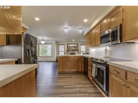 2484 NE Nicki Court Hillsboro OR 97124