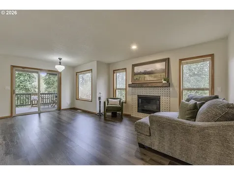 2484 NE Nicki Court Hillsboro OR 97124