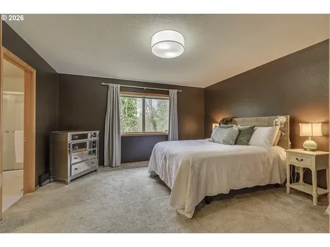 2484 NE Nicki Court Hillsboro OR 97124