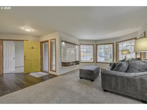 2484 NE Nicki Court Hillsboro OR 97124