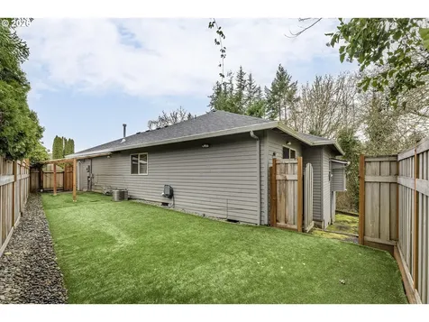 2484 NE Nicki Court Hillsboro OR 97124
