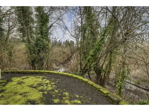 2484 NE Nicki Court Hillsboro OR 97124