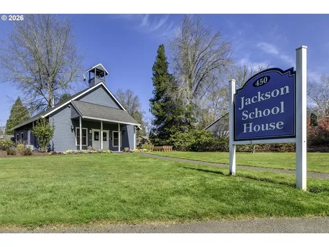 2484 NE Nicki Court Hillsboro OR 97124
