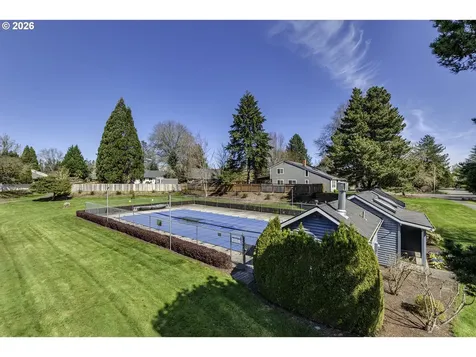 2484 NE Nicki Court Hillsboro OR 97124