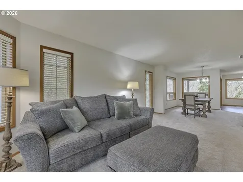 2484 NE Nicki Court Hillsboro OR 97124