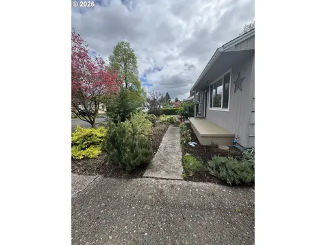 10830 NE Hancock Street Portland OR 97220