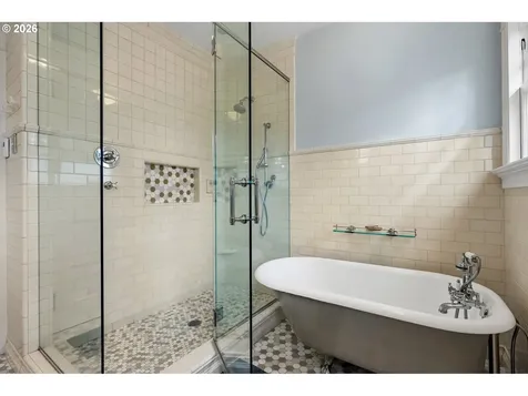 2133 NE 21st Avenue Portland OR 97212