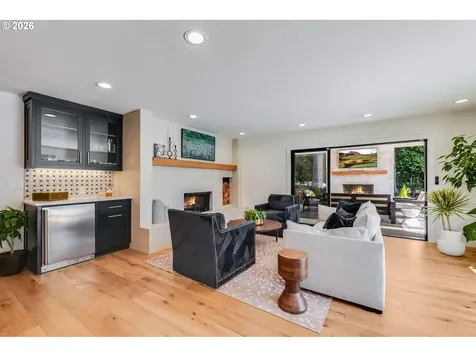 19428 35th Court Lake Oswego OR 97034