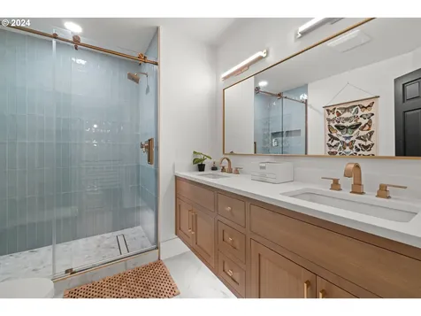 19428 35th Court Lake Oswego OR 97034