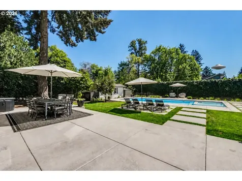19428 35th Court Lake Oswego OR 97034