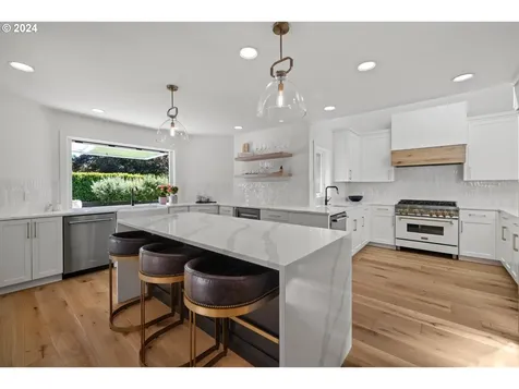 19428 35th Court Lake Oswego OR 97034