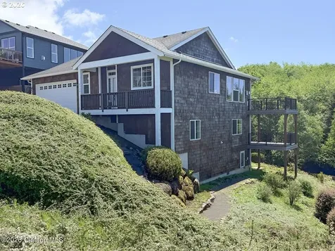 2133 Middle Fork Circle Seaside OR 97138