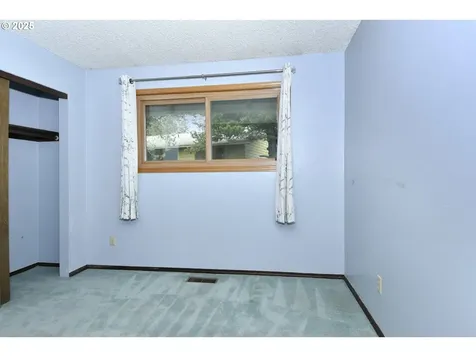 1935 SE 161st Avenue Portland OR 97233