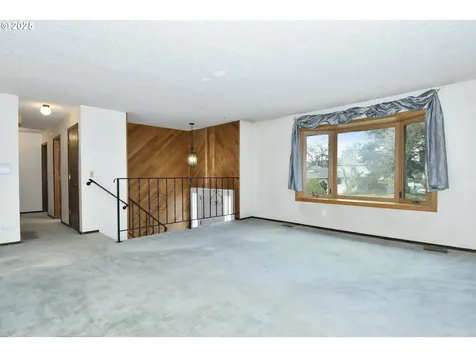1935 SE 161st Avenue Portland OR 97233