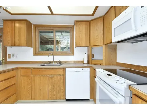 1935 SE 161st Avenue Portland OR 97233